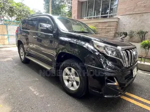টয়োটা ল্যান্ড ক্রুজার প্রাডো ২০১৪ কালো