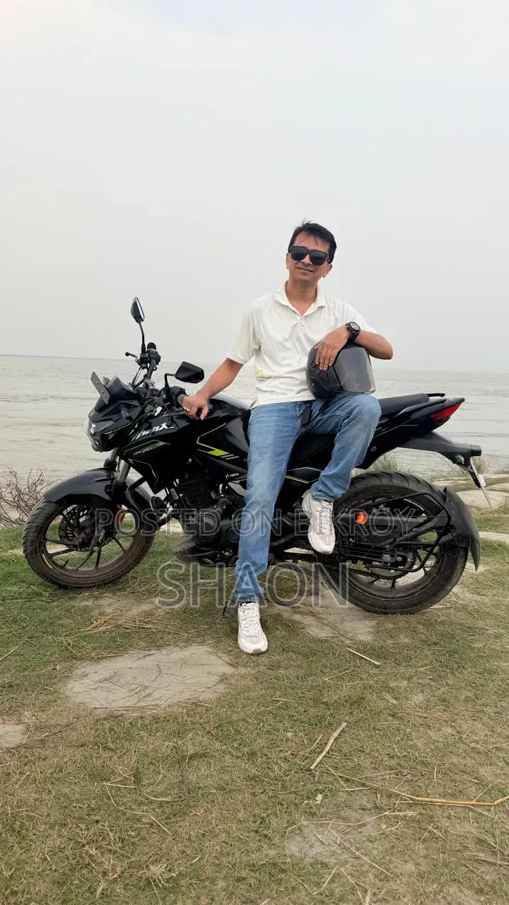 Hero Hunk 150R Xtec 2025 Black