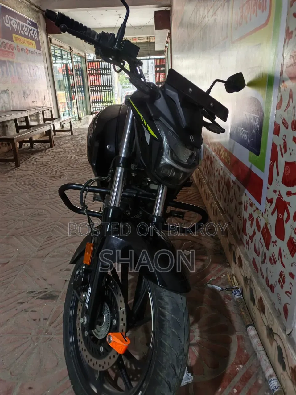 Hero Hunk 150R Xtec 2025 Black