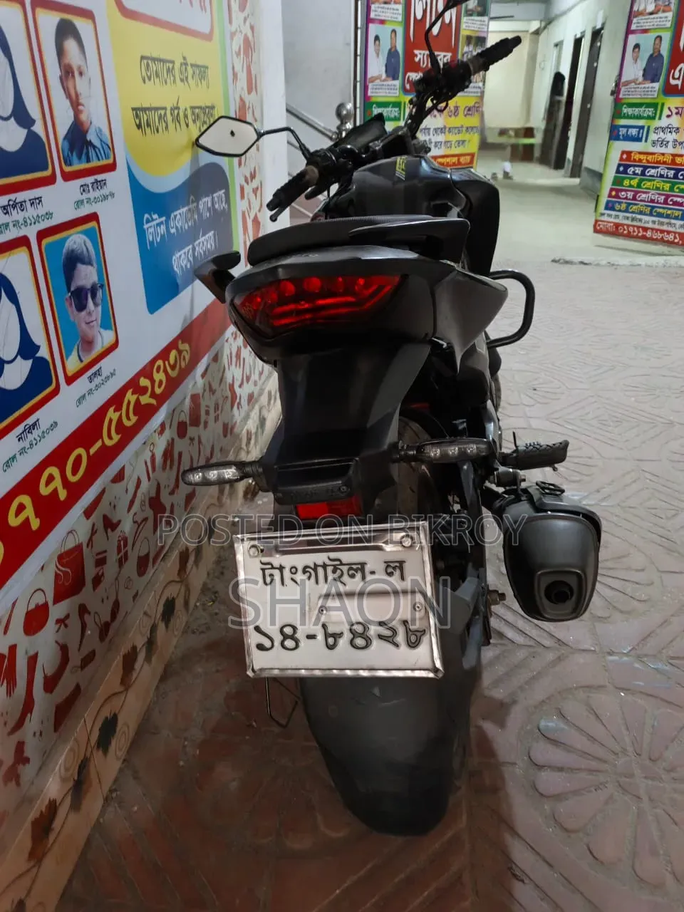 Hero Hunk 150R Xtec 2025 Black