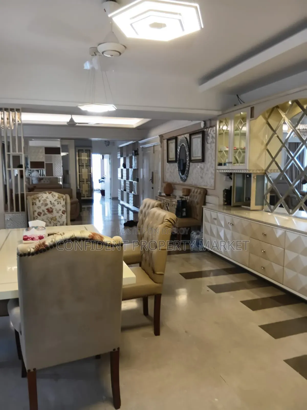 বারিধারায় ভাড়ার জন্য আসবাবপত্রসহ ৪ শোবার ঘরের অ্যাপার্টমেন্ট
