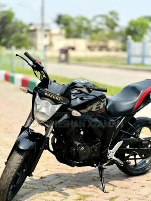 সুজুকি জিক্সার ২০১৯ ব্ল্যাক
