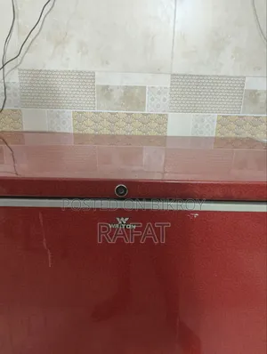 Running large deep freezer of Walton for sale