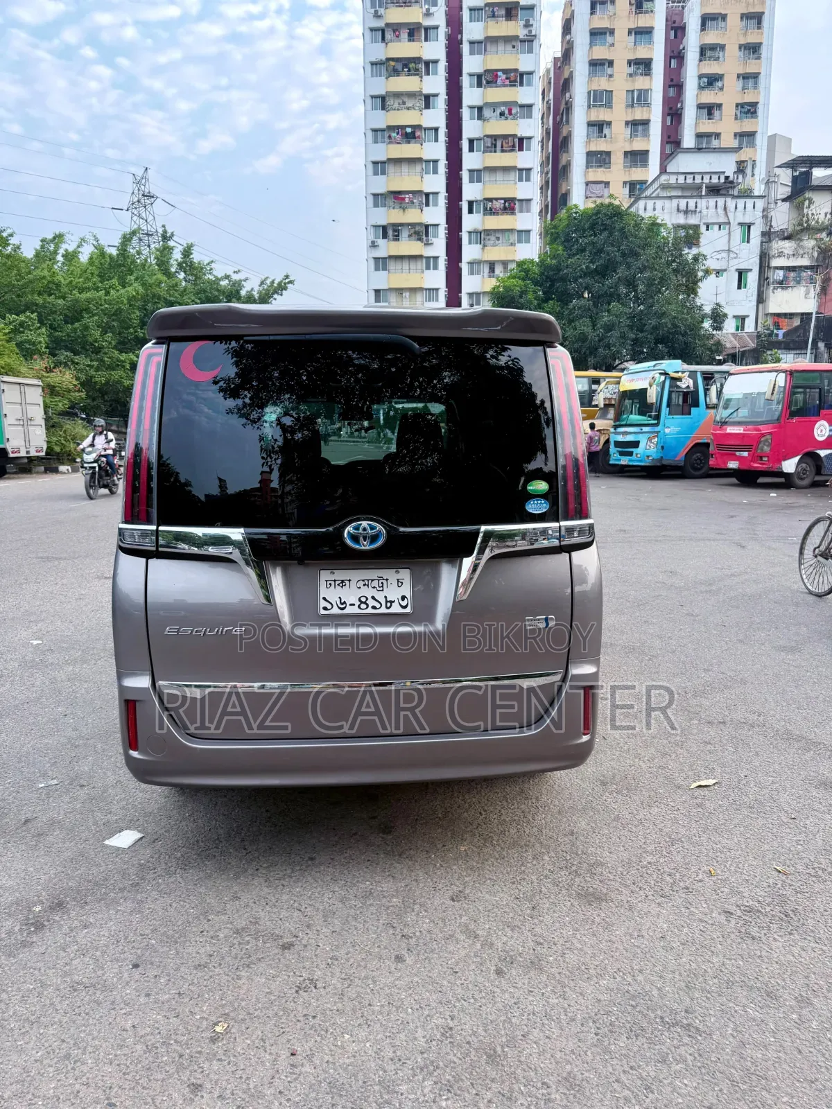 টয়োটা এসকয়ার ২০১৭ গ্রে