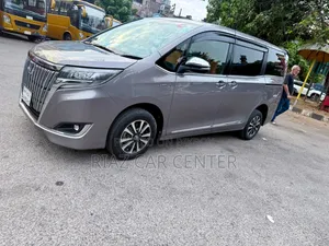 টয়োটা এসকয়ার ২০১৭ গ্রে