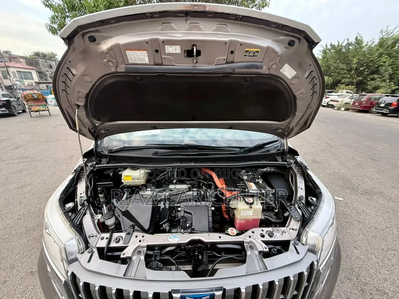 টয়োটা এসকয়ার ২০১৭ গ্রে