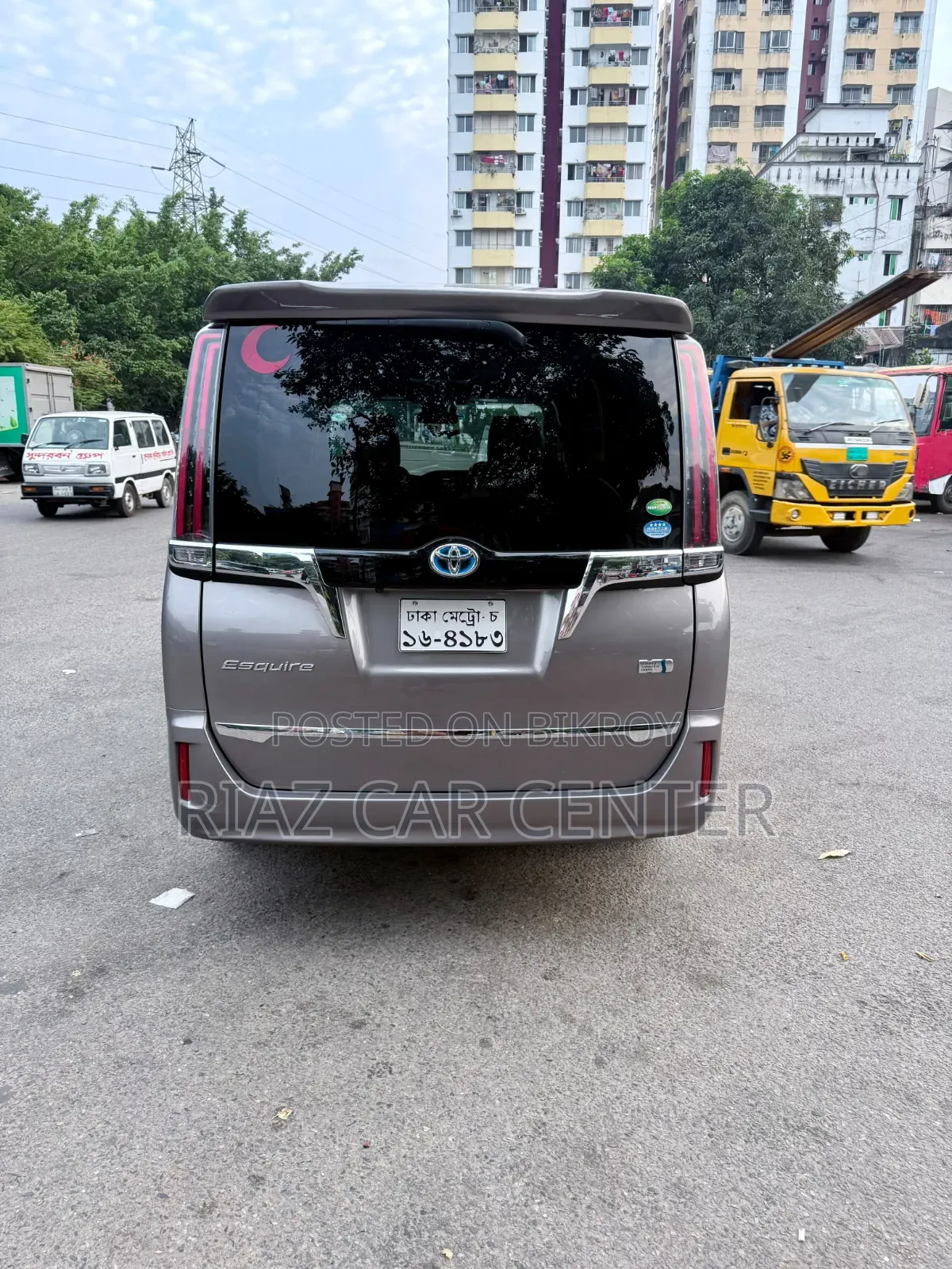 টয়োটা এসকয়ার ২০১৭ গ্রে