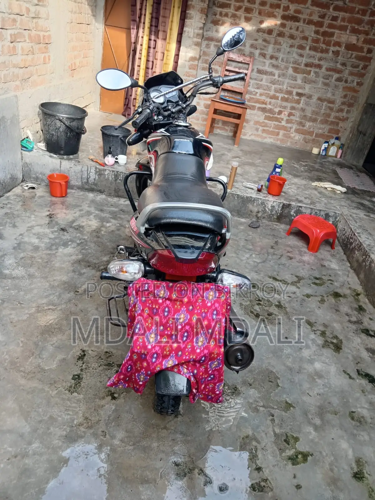 টিভিএস মেট্রো ২০১৮ কালো