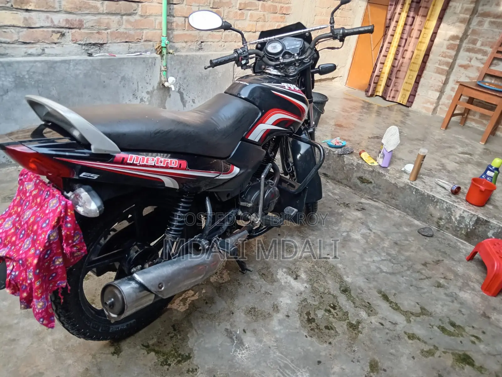 টিভিএস মেট্রো ২০১৮ কালো