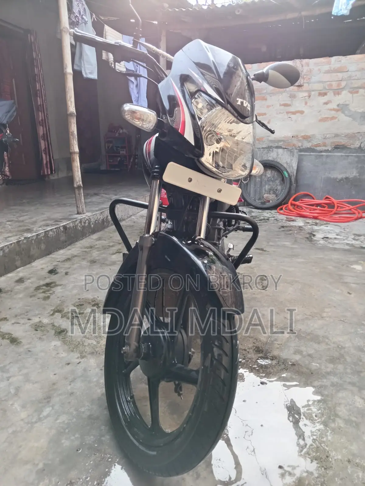 টিভিএস মেট্রো ২০১৮ কালো