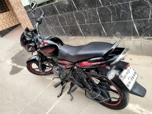 বাজাজ ডিসকভার ১২৫ ২০১৩ কালো