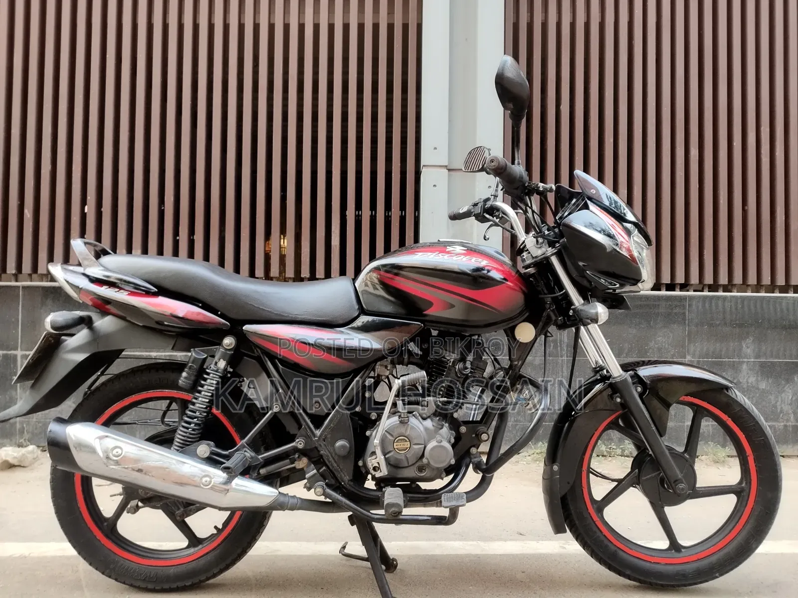বাজাজ ডিসকভার ১২৫ ২০১৩ কালো