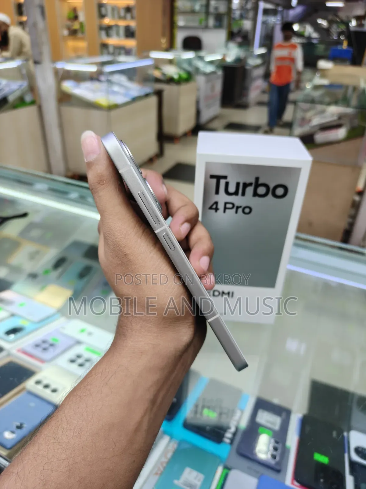 শাওমি রেডমি টার্বো ৪ প্রো ২৫৬ জিবি সাদা