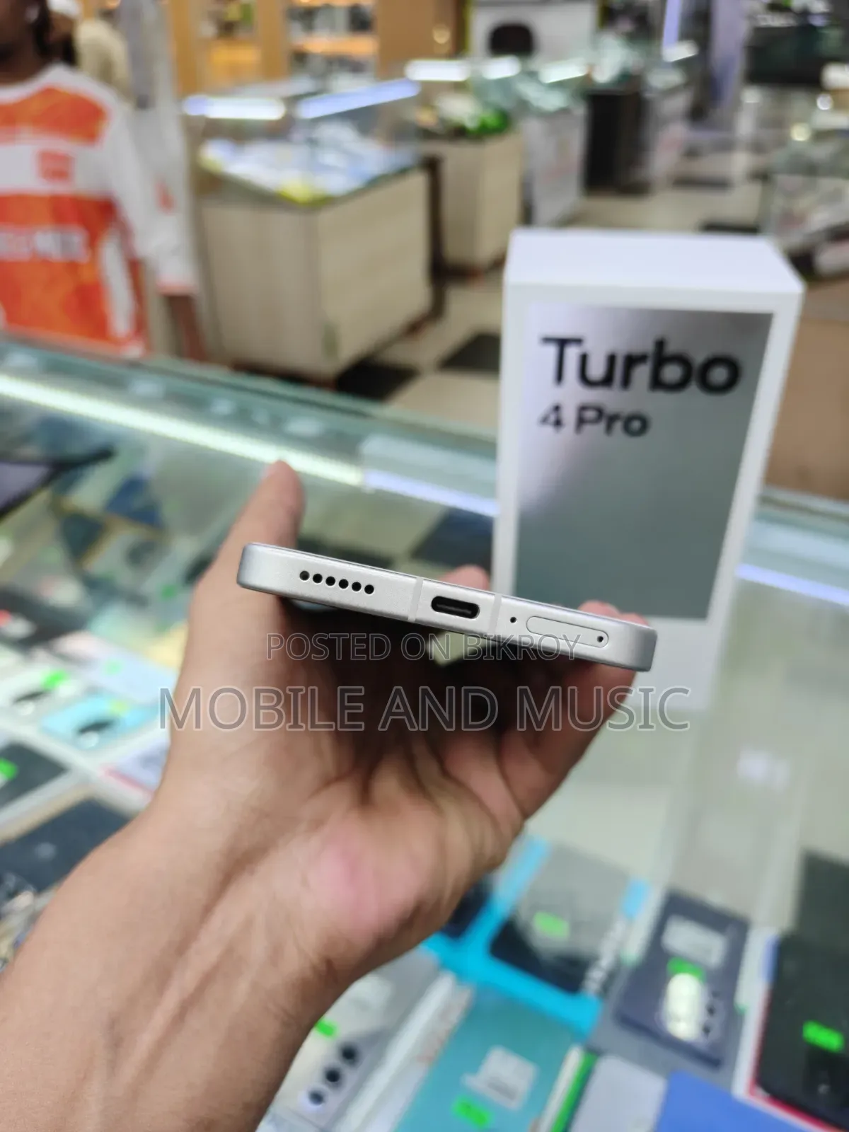 শাওমি রেডমি টার্বো ৪ প্রো ২৫৬ জিবি সাদা