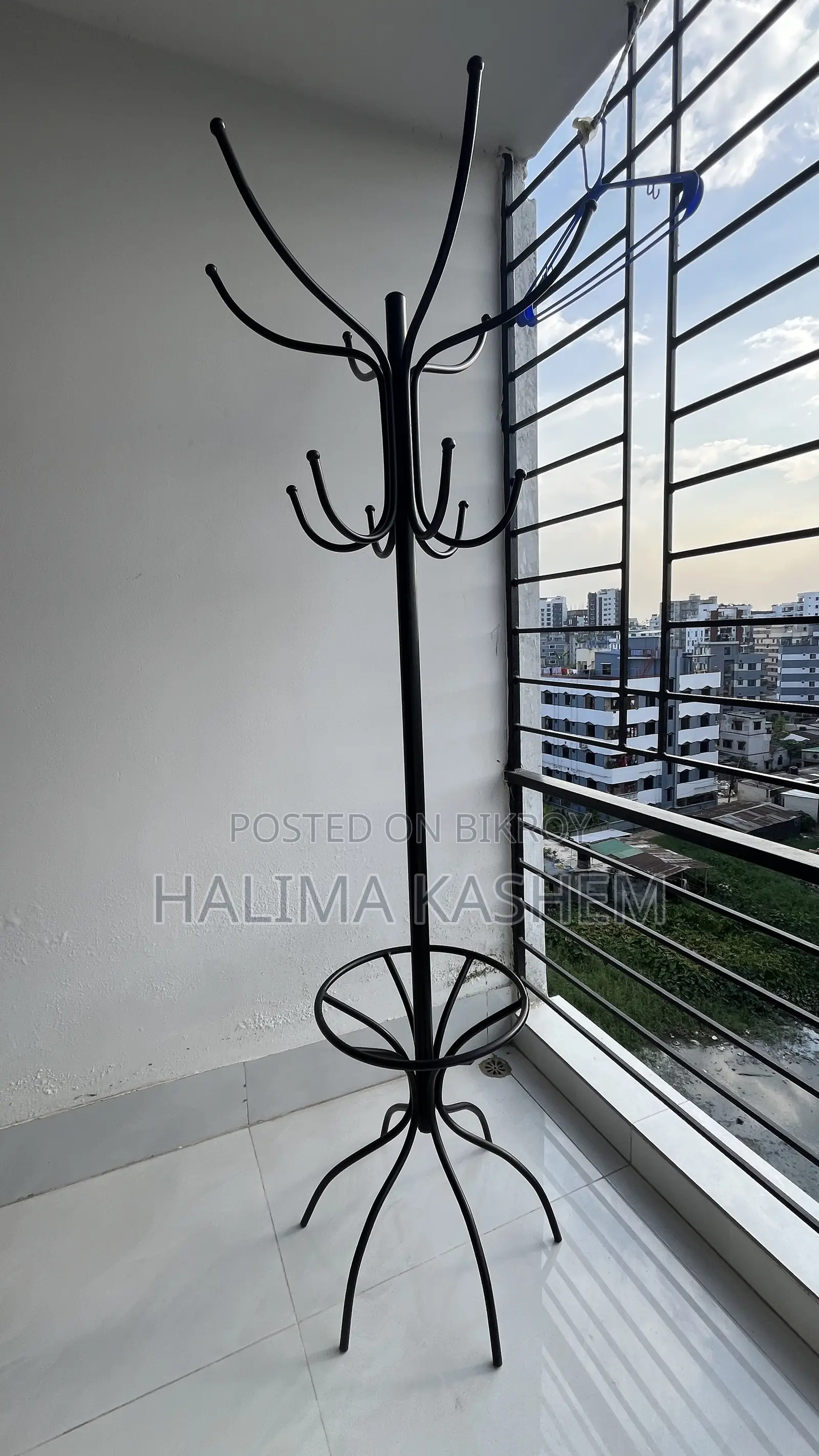 Regal Cloth Hanger