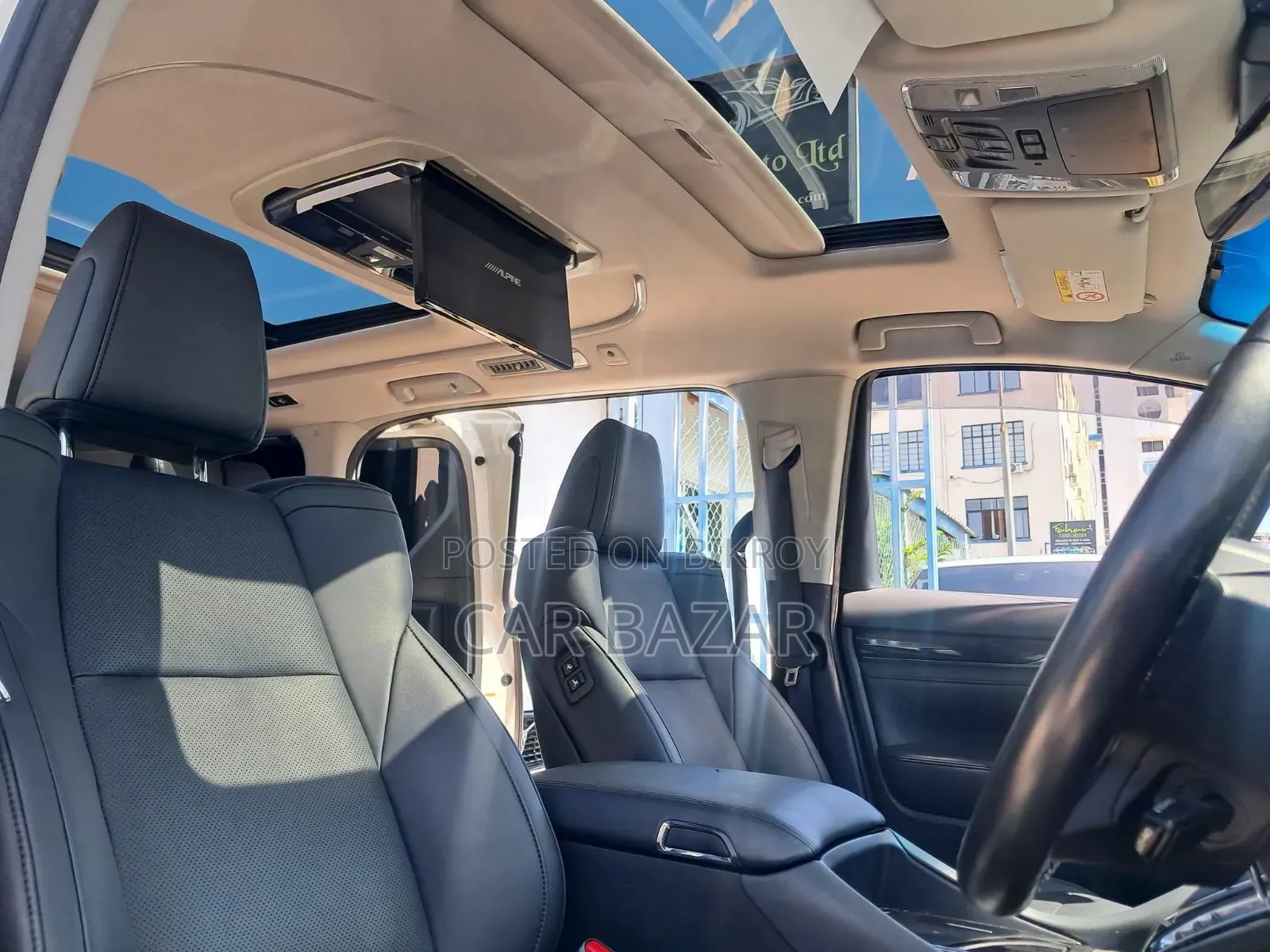 Toyota Alphard 2.5 Hybrid AWD 2020 White