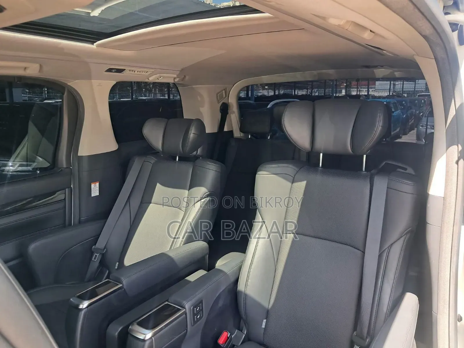 Toyota Alphard 2.5 Hybrid AWD 2020 White