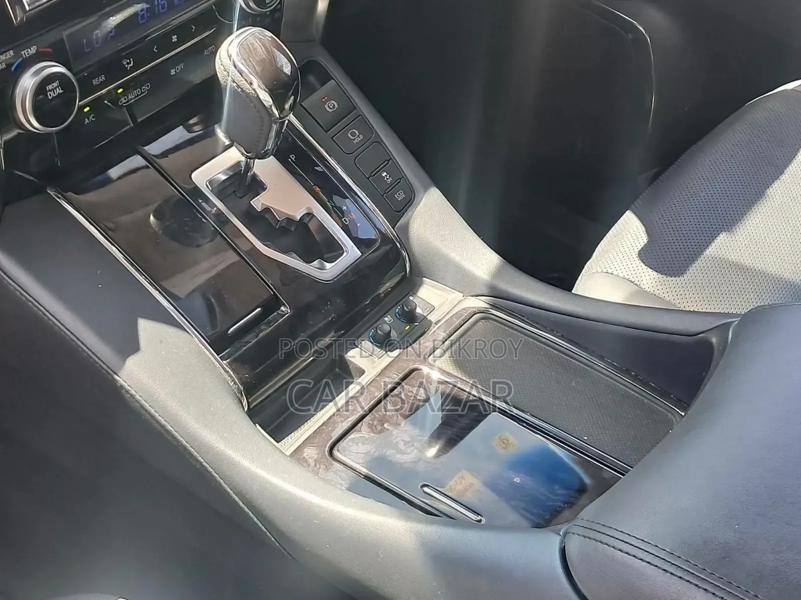 Toyota Alphard 2.5 Hybrid AWD 2020 White