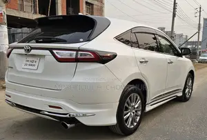 টয়োটা হ্যারিয়ার ২.০ ২০১৮ পার্ল
