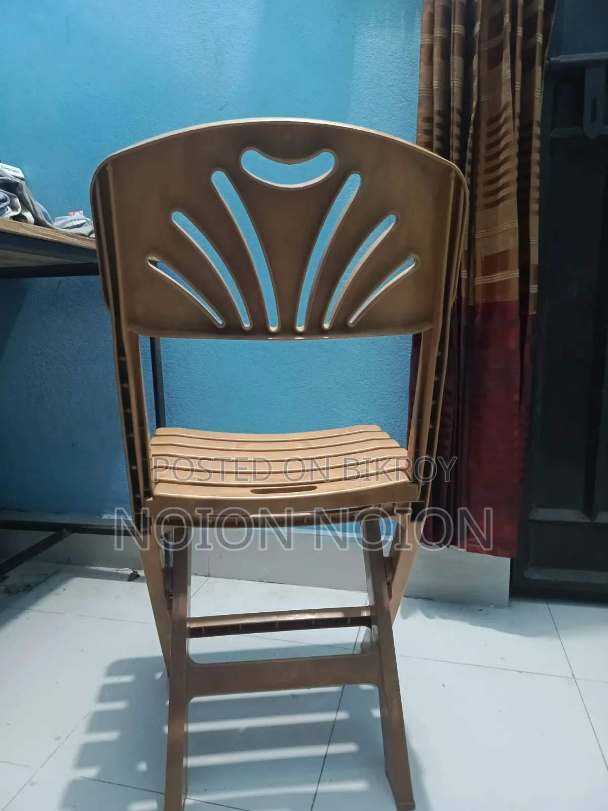 চেয়ার বিক্রি করব