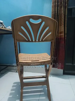 চেয়ার বিক্রি করব