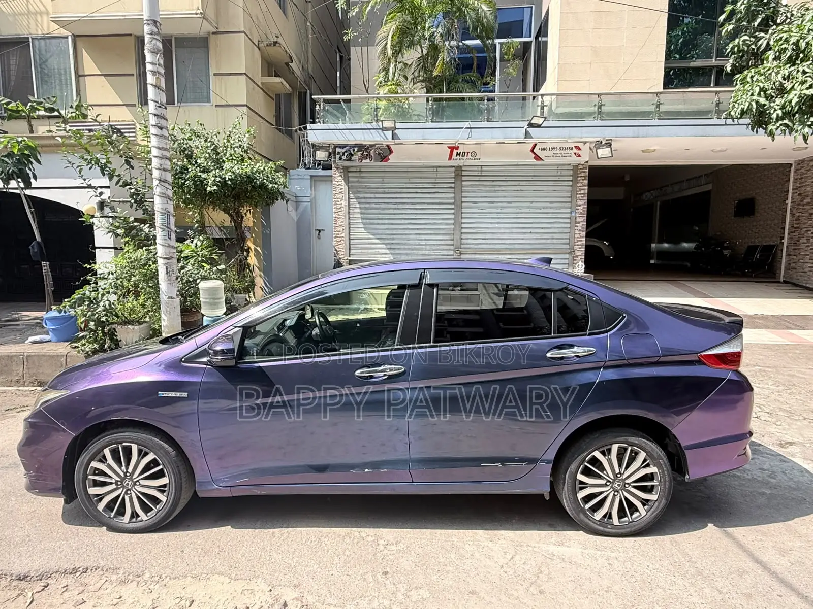 হোন্ডা গ্রেস ১.৫ হাইব্রিড এডব্লিউডি ২০১৮ নীল