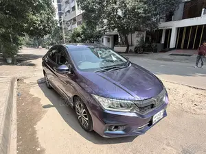 হোন্ডা গ্রেস ১.৫ হাইব্রিড এডব্লিউডি ২০১৮ নীল