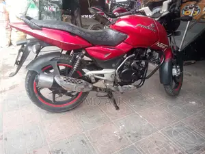 Bajaj Pulsar 150 2011 Red