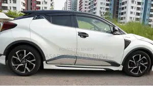 টয়োটা সি-এইচআর ২০১৮ হোয়াইট