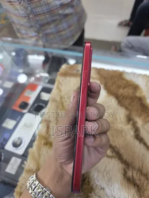 রিয়েলমি ১৫এক্স ১২৮ জিবি লাল