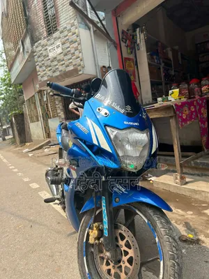 সুজুকি জিক্সার ২০২১ নীল