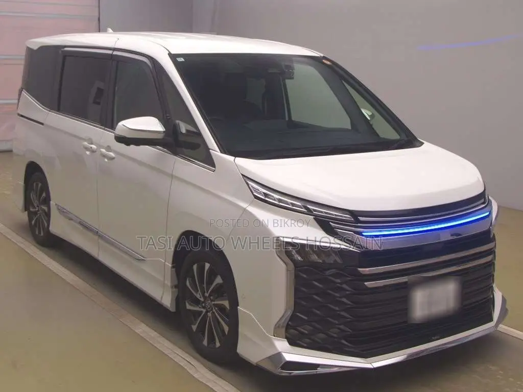 Toyota Voxy Hybrid S-Z Four-Wheel Drive 7-Seater 2022 Pearl