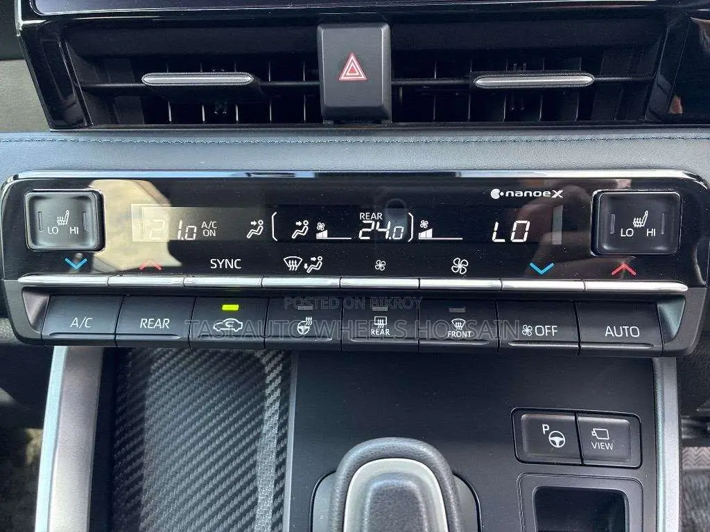 Toyota Voxy Hybrid S-Z Four-Wheel Drive 7-Seater 2022 Pearl
