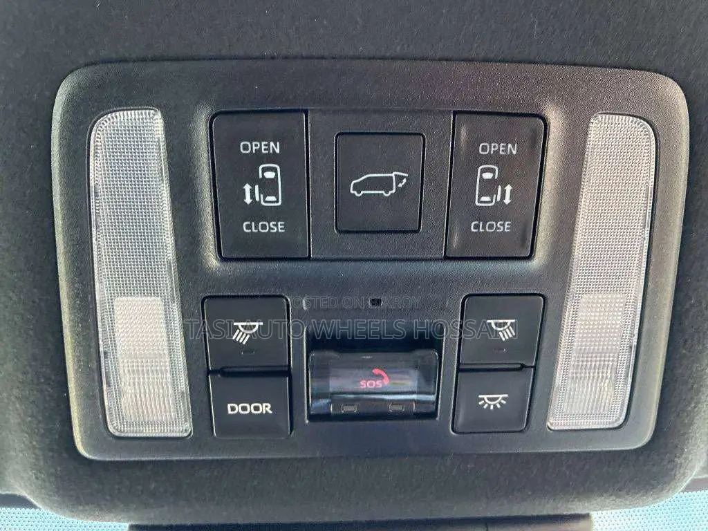 Toyota Voxy Hybrid S-Z Four-Wheel Drive 7-Seater 2022 Pearl
