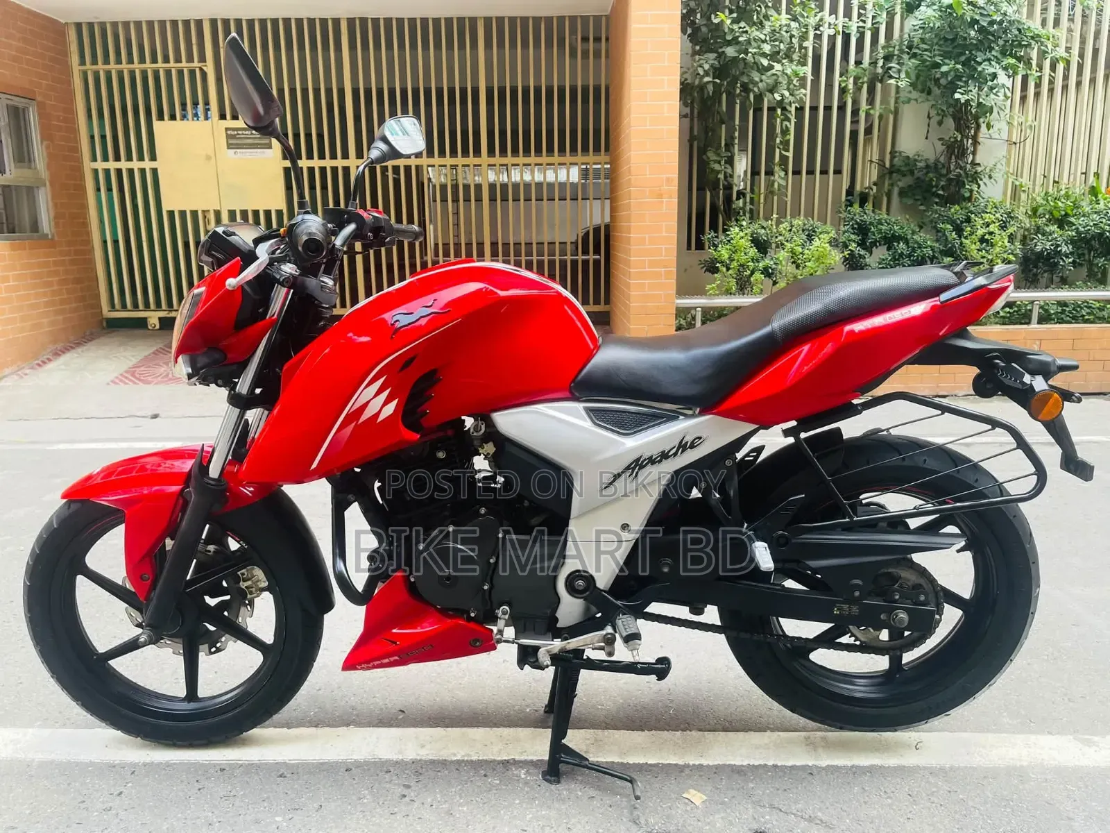 টিভিএস আপাচি আরটিআর ১৬০ ৪ভি ২০২১ লাল