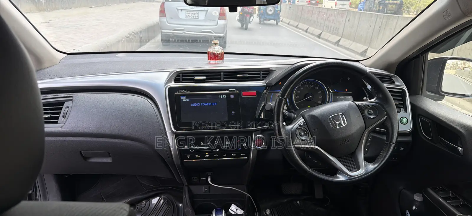 Toyota Esquire 1.8 Front-Wheel Drive Hybrid (7-seater) 2017 Black
