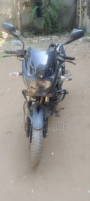 বাজাজ পালসার ১৫০ ২০২২ ব্ল্যাক