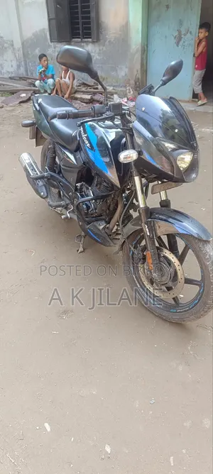 বাজাজ পালসার ১৫০ ২০২২ ব্ল্যাক
