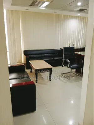 পূর্ণাঙ্গ বাণিজ্যিক বিলাসবহুল জায়গা ২৩৫০ বর্গফুট ৪র্থ তলা