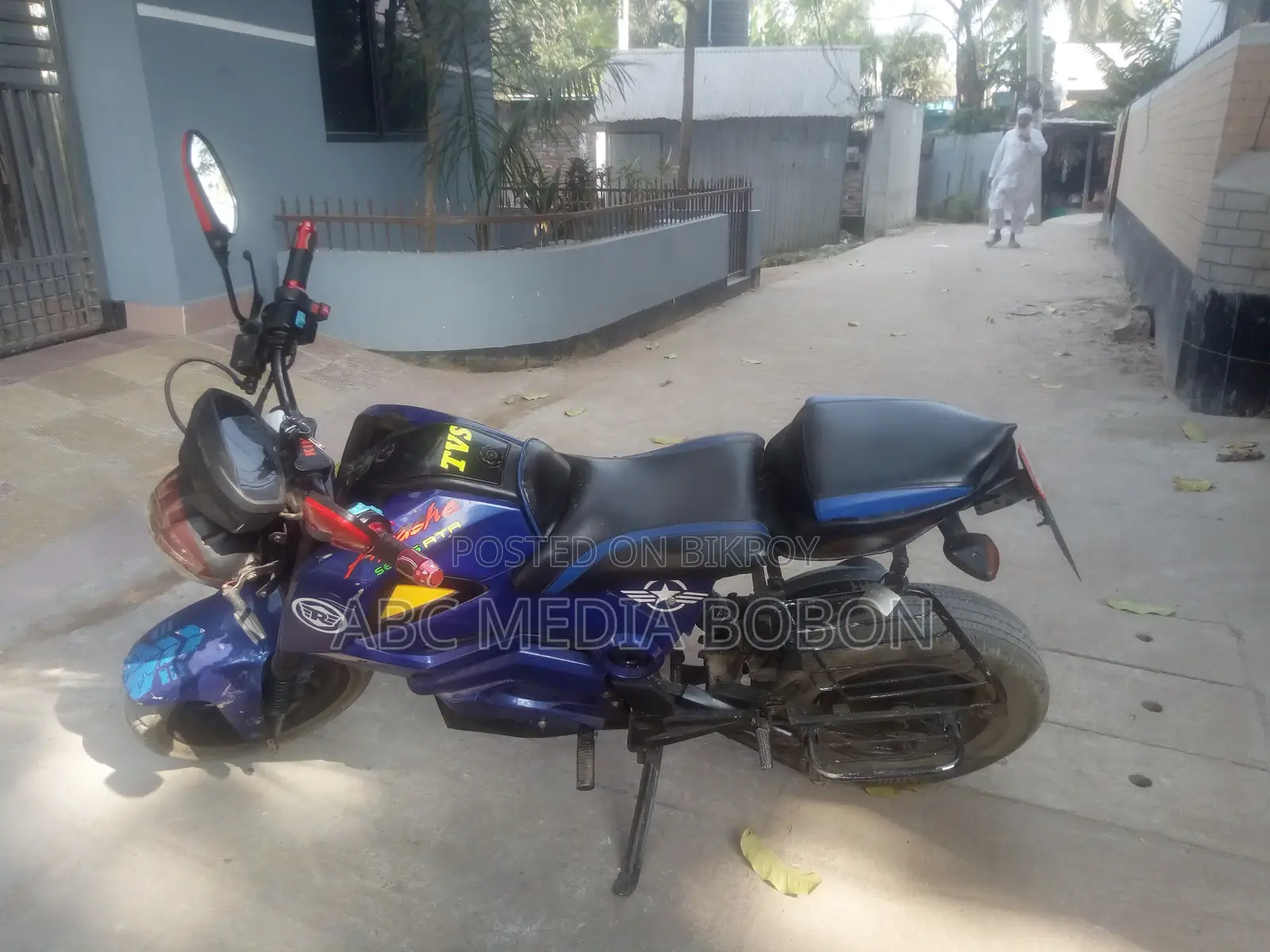 মোটরসাইকেল ২০২২ কালো