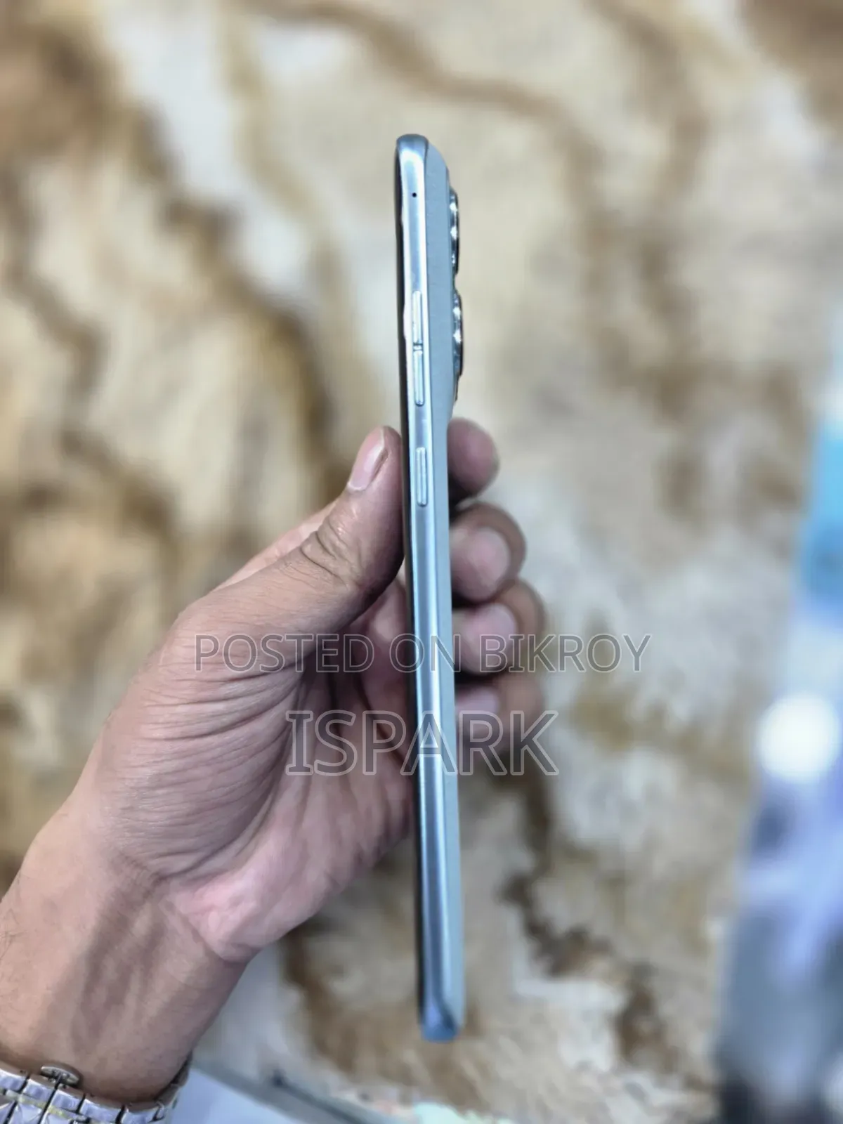 মোটোলোরা এজ ৭০ ফিউশন ২৫৬ জিবি নীল