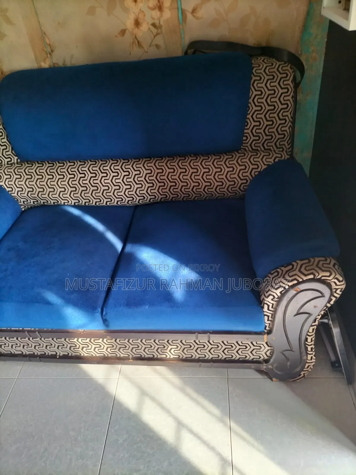 Comfortable 4-Seater(2+2)  Sofa Set - Blue Velvet & Patterned Trim