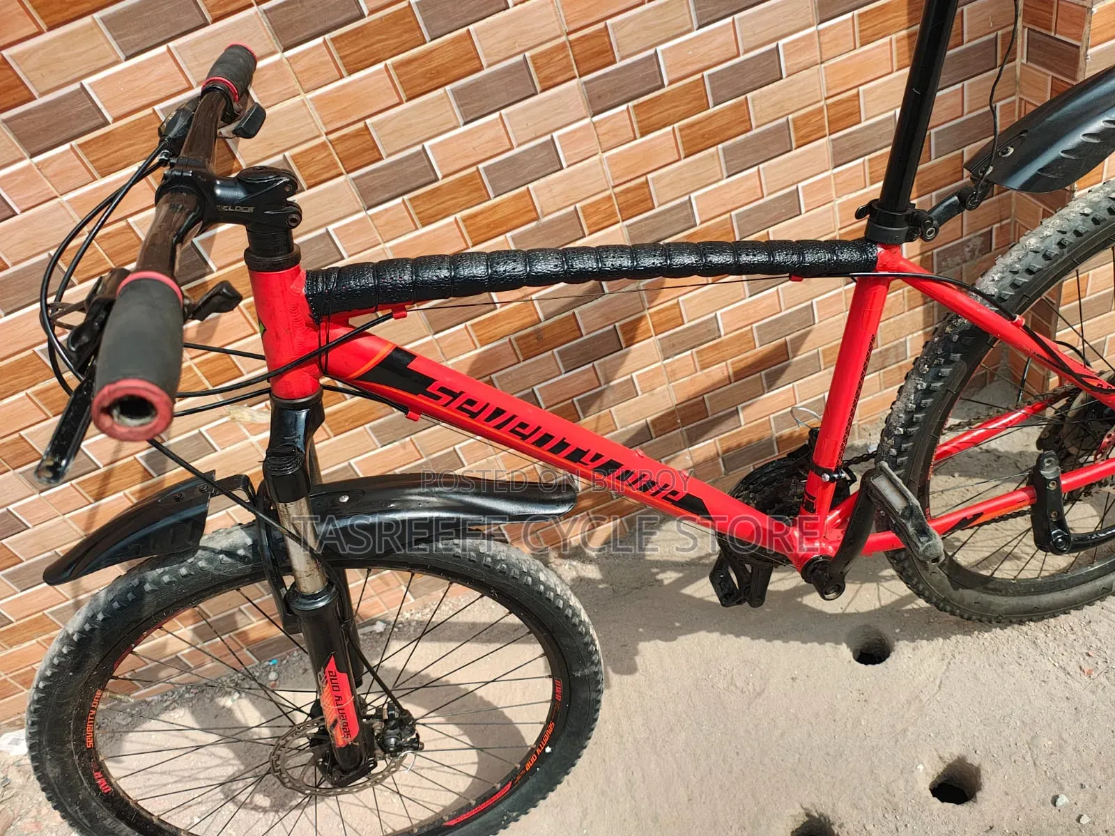 Seventy One Warrior 2.0 ( Veloce) ; Red and Black