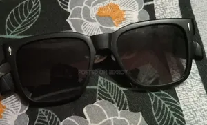একটি স্টাইলিশ সানগ্লাস বিক্রয় করা হবে