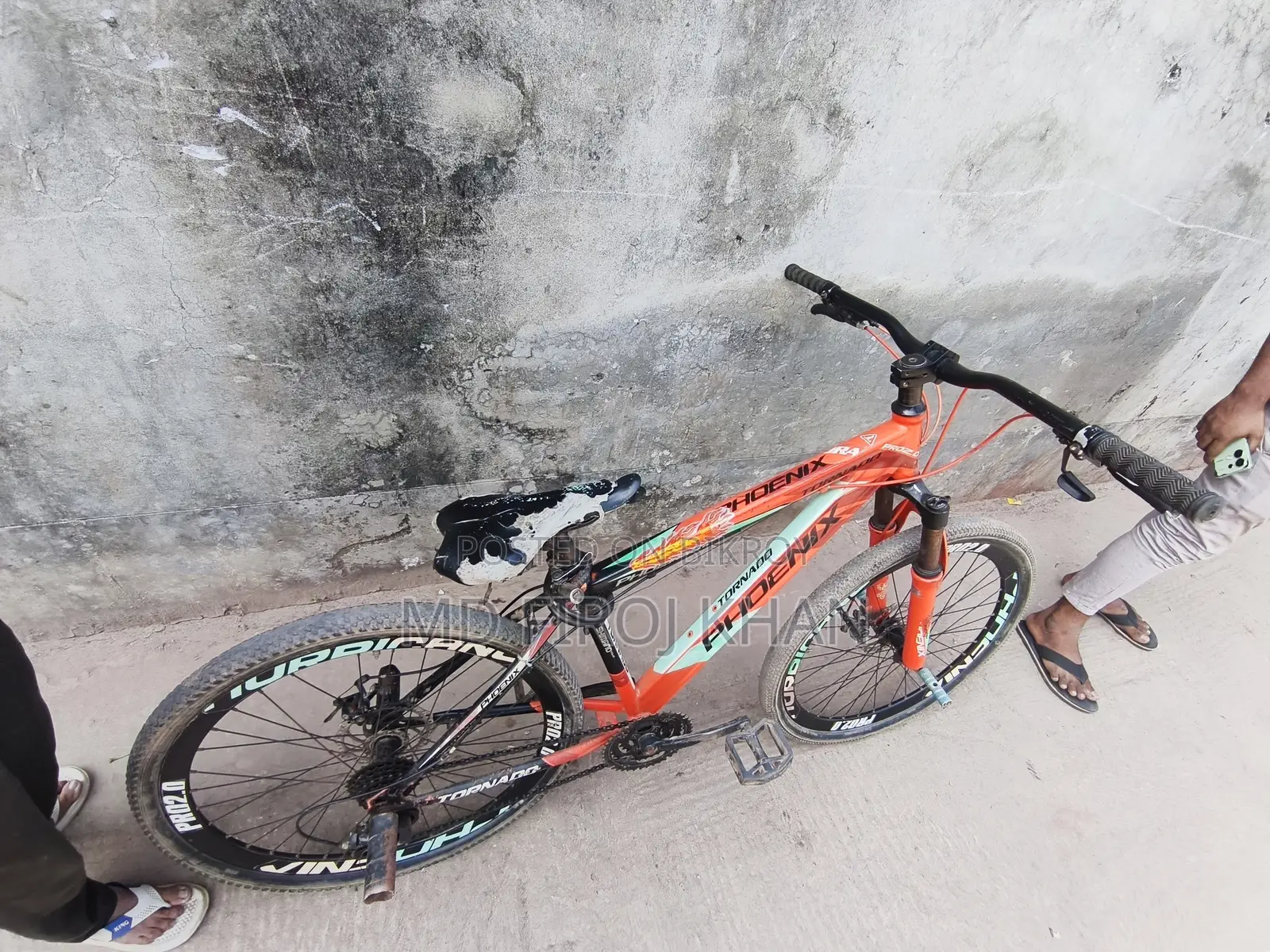 Bicycle, Urgent money needed, please contact if anyone wants to buy