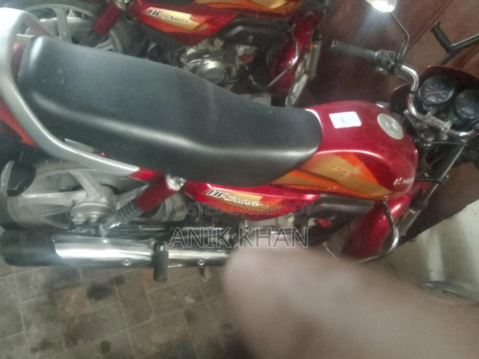 হিরো এইচএফ ডিলাক্স ২০২৫ লাল