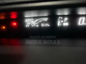 টয়োটা অ্যাকুয়া ২০১৬ গ্রে