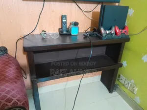 টিভির নিচের আসবাবপত্র