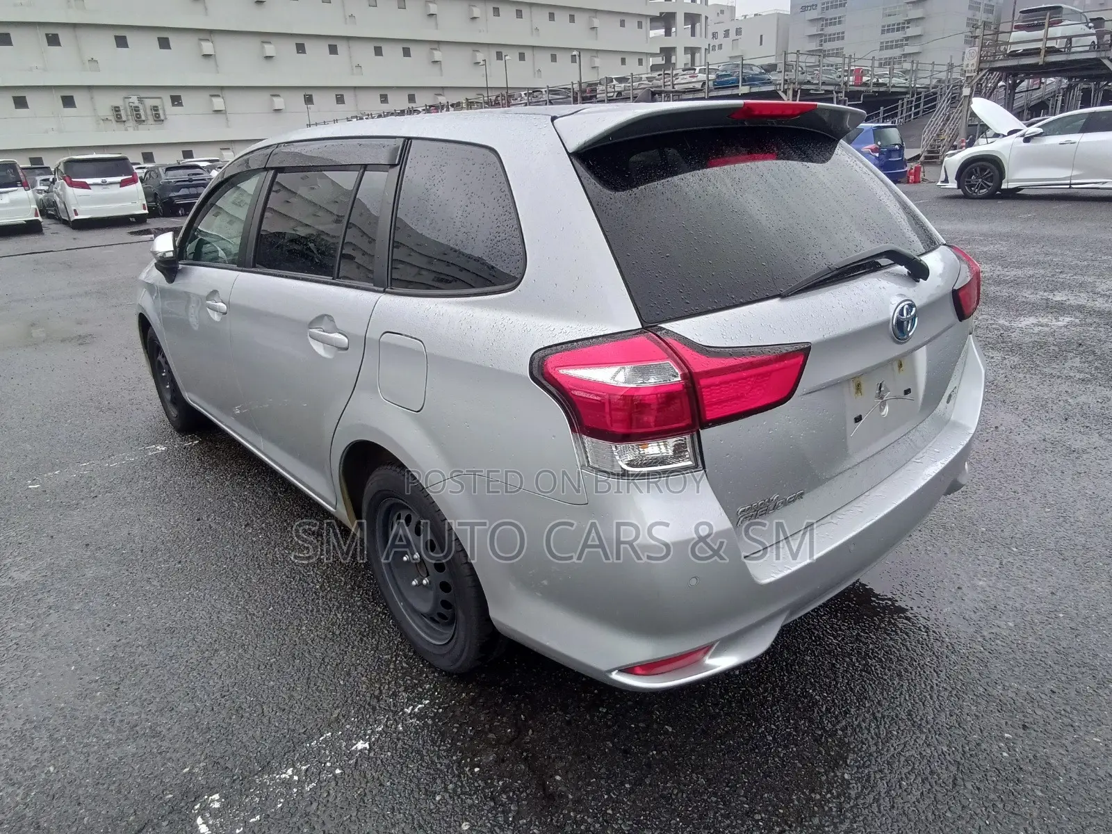 Toyota Corolla Fielder 1.5 Hybrid FWD 2021 Silver