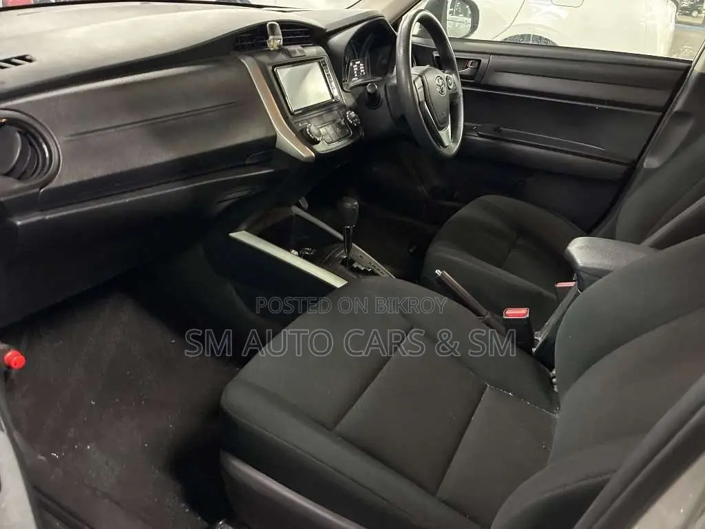 Toyota Corolla Fielder 1.5 Hybrid FWD 2021 Silver